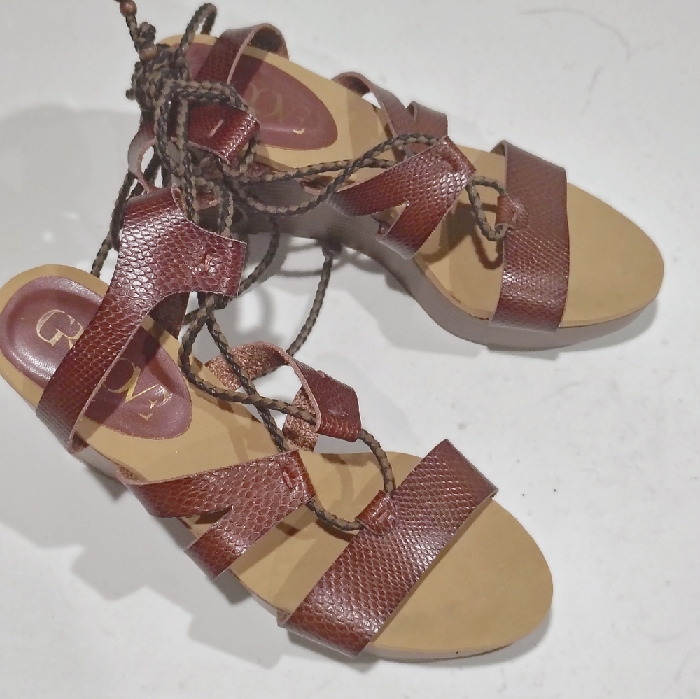 Groove Women's Gladiator Style Lace Up Open Toe Casual Wear Wedges Sandals Sz 8